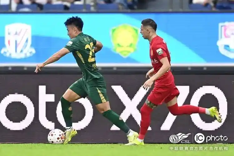 欧冠对决：拜仁慕尼黑 VS 勒沃库森